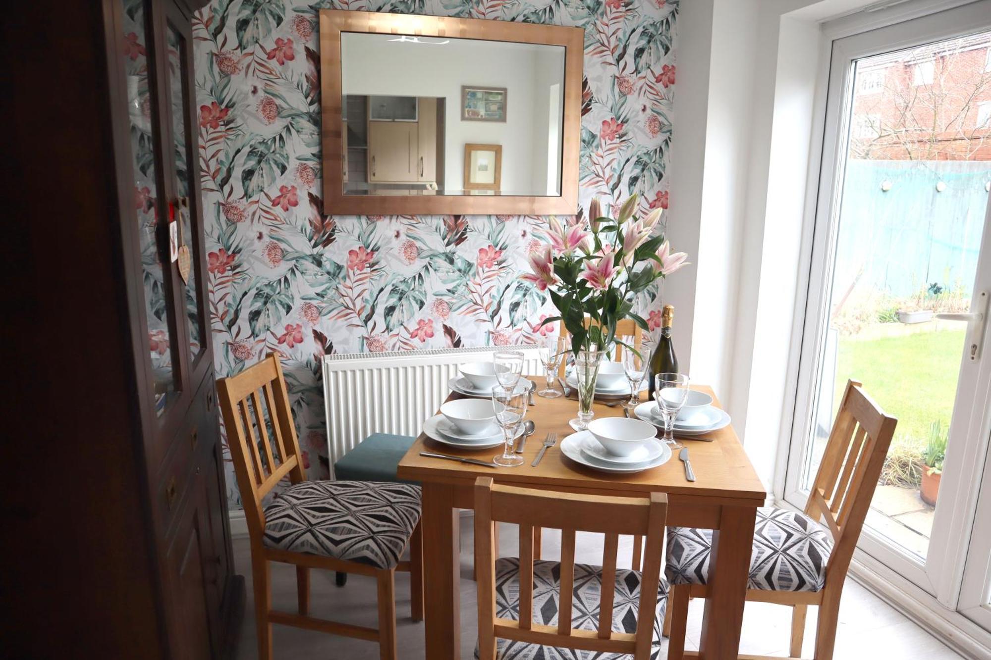 In Our Sleeps 5 In 2 Double & 1 Single Bedrooms Holiday home Liverpool