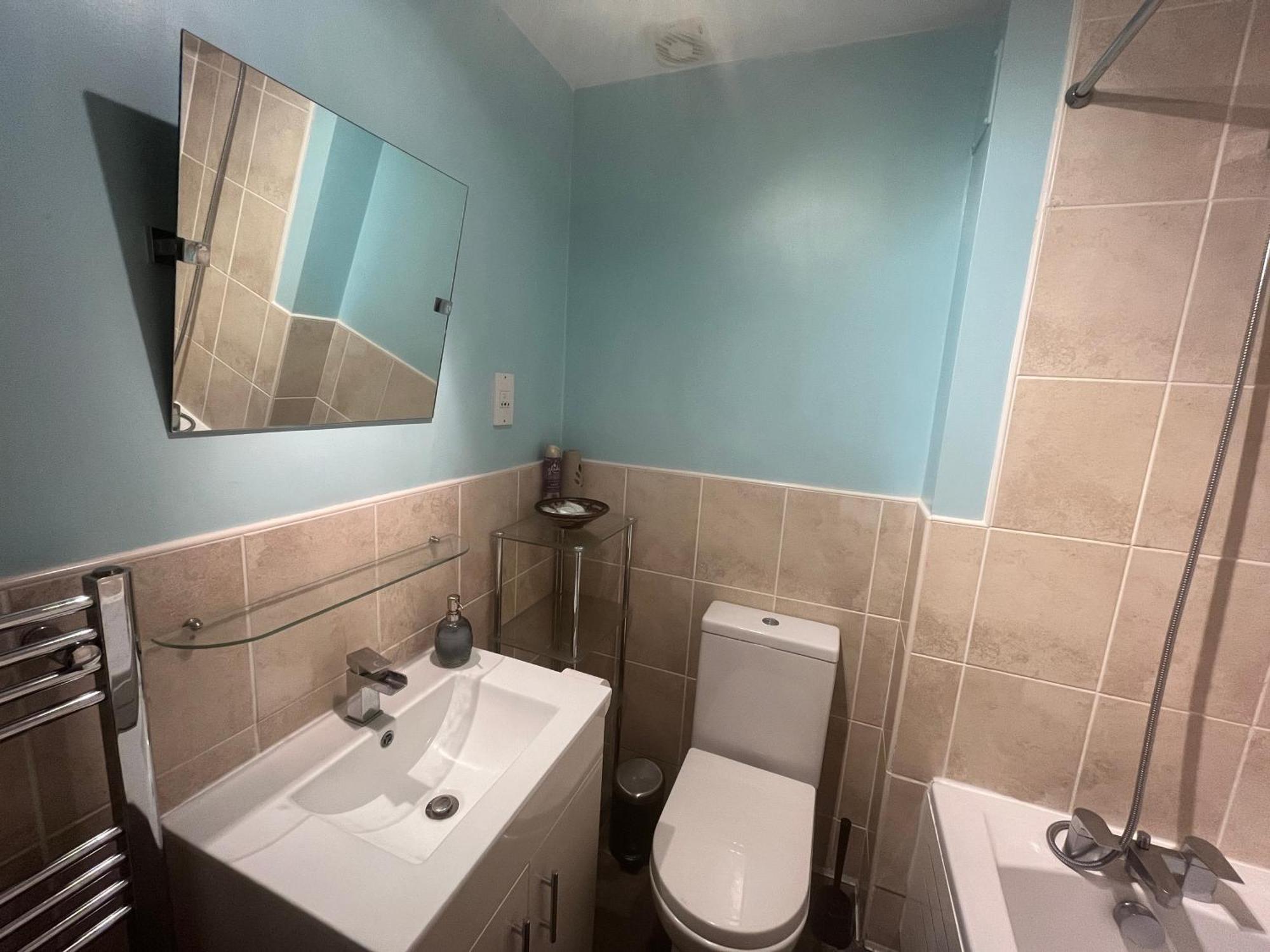 Holiday home In Our Sleeps 5 In 2 Double & 1 Single Bedrooms *
